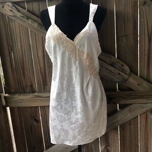 Victoria’s Secret Vintage Gold Label Ivory Chemise